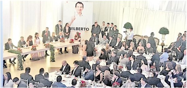 Marito asistió a cena de recaudación para Cabañas - Edicion Impresa - ABC Color