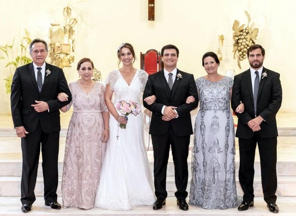 El sí de Gabriela Cano y Carlos Otazo - Edicion Impresa - ABC Color