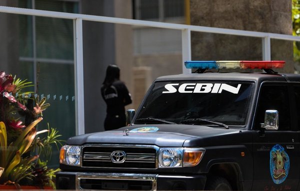 Policía secreta chavista aumenta acoso a Guaidó - Edicion Impresa - ABC Color