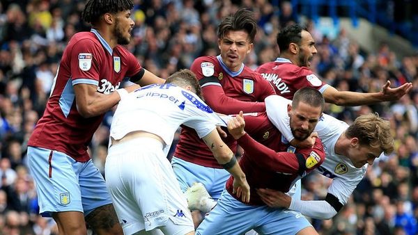 Fair Play: El equipo de Bielsa se deja anotar un gol