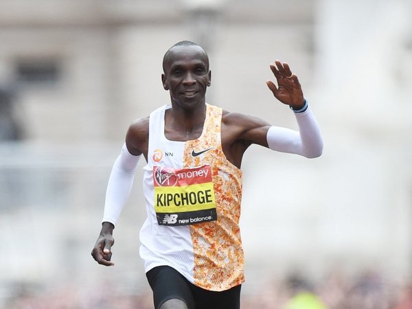 Kipchoge agranda su leyenda y Derlis Ayala establece un nuevo récord nacional