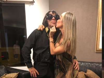 ¡Pipino Cuevas y Alicia se disfrazaron para farrear!
