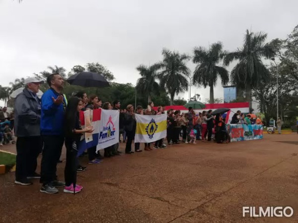 MARCHAN POR LA FAMILIA EN ENCARNACIÓN
