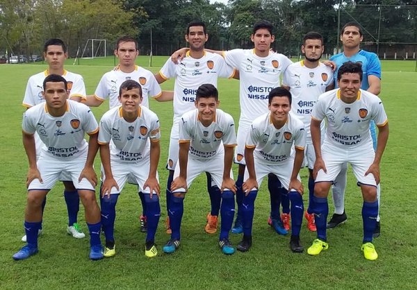 Luqueño, solo en la cima de la Sub 18 - Deportes - ABC Color