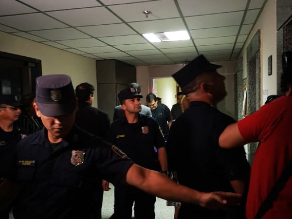 Juez ordena prisión para Ramón Benítez y otros detenidos
