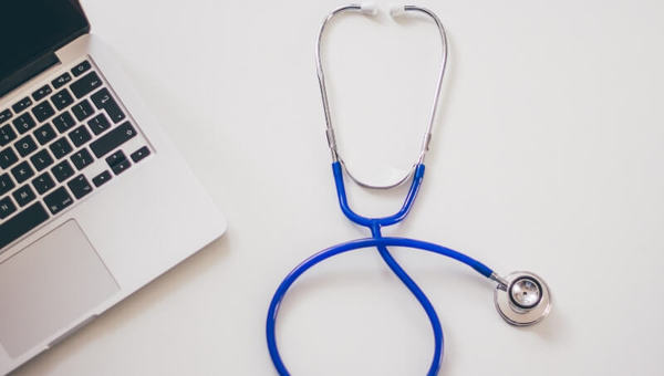 Profesionales de la salud pueden actualizarse constantemente mediante plataforma web