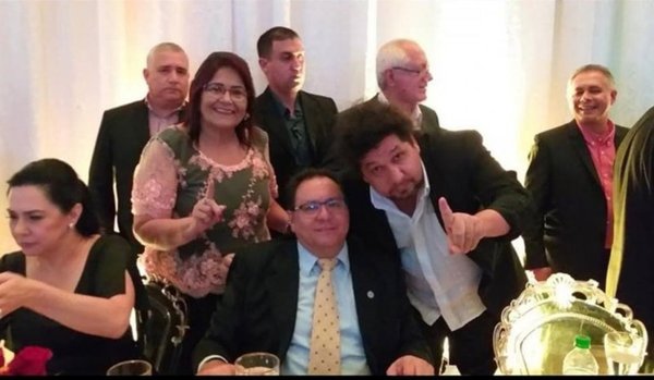 Alderete y Kelembu en cena de recaudación para Cabañas - Edicion Impresa - ABC Color