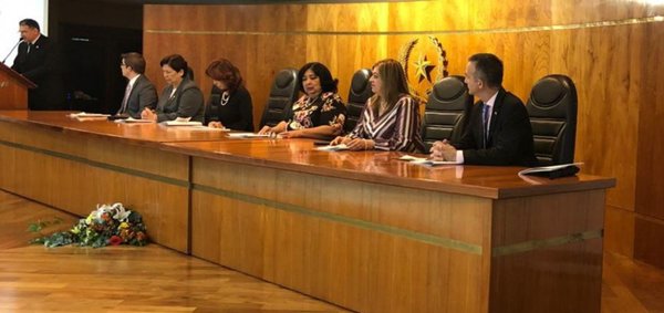 Firman acuerdo para la protección de niños - Edicion Impresa - ABC Color