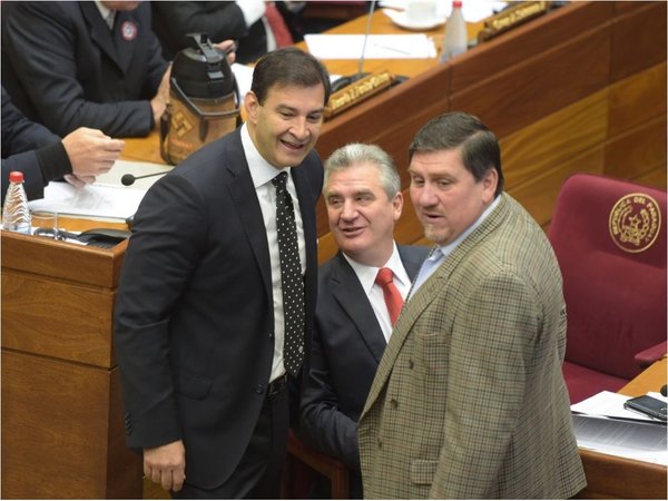 Pacto abdocartollanista ahora está atado a  paquete que incluye a Corte
