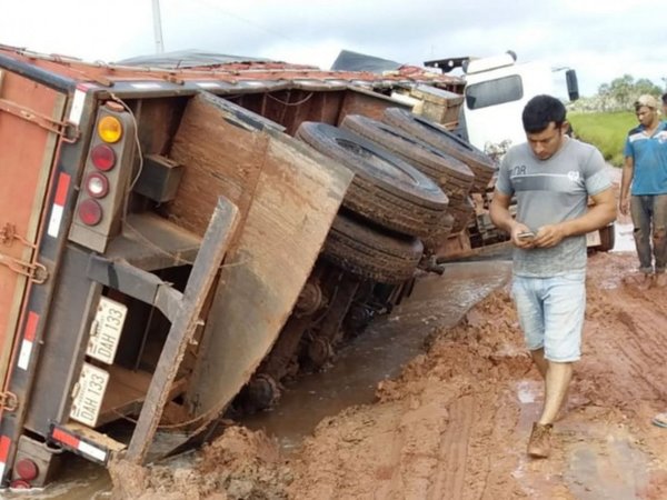 El camino que va a Puentesiño está destrozado y anuncian movilización