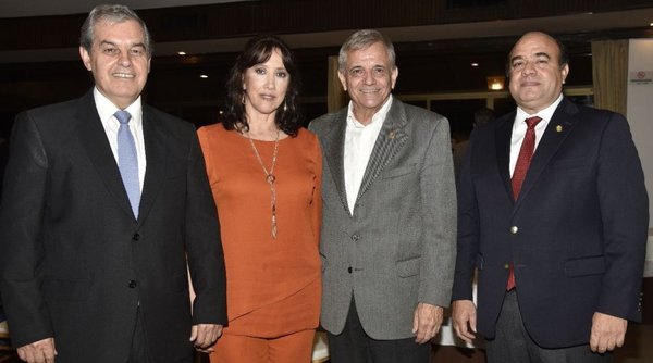 Cena de delegados de la ARP - Edicion Impresa - ABC Color
