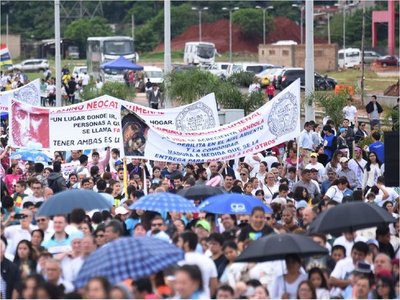 Valenzuela   pidió un país profamilia y que  prohíba lo dañino, la pedofilia