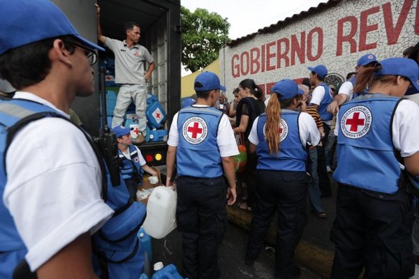 Cruz Roja distribuye ayuda humanitaria a centenares de pacientes en Caracas | Paraguay en Noticias