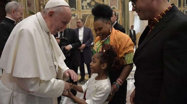 El papa Francisco pide a peluqueros no propagar chismes