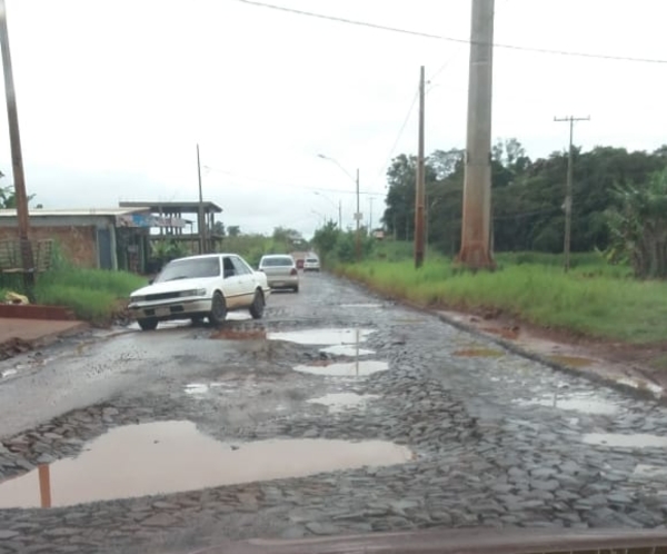 Avenida Julio Riquelme en deplorables condiciones, a pesar del “bacheo”