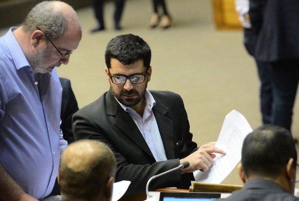 Retirar acusación al ministro Garay sería muy peligroso, asegura diputado Villarejo - Radio 1000 AM