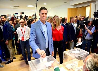 Tras victoria socialista, España afronta semanas de negociaciones para formar gobierno