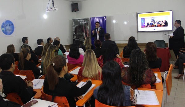 MEC y Mtess se capacitan en búsqueda de perfiles profesionales para reforma educativa | .::Agencia IP::.