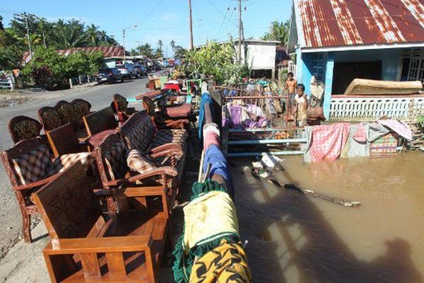 Al menos 40 muertos por inundaciones en Indonesia