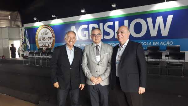 Ministro Ullón se reunirá con empresarios en feria internacional agrícola en Brasil | .::Agencia IP::.