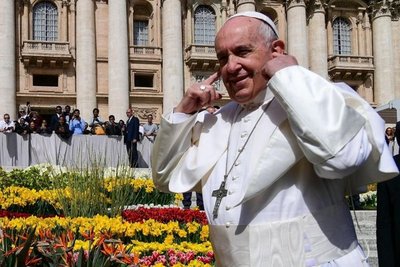 Papa pide a peluqueros que no “chismorreen” en su lugar de trabajo - Internacionales - ABC Color