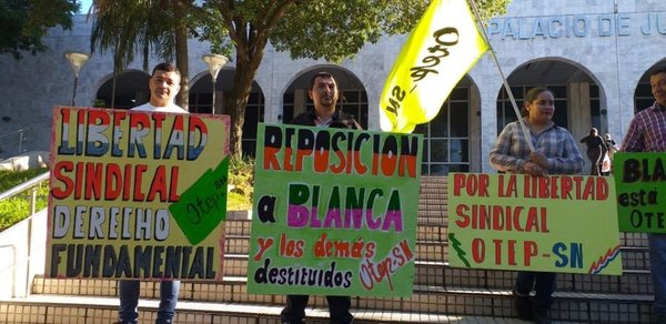 Solicitan reponer en el cargo a Blanca Ávalos en Otep SN - 730am - ABC Color