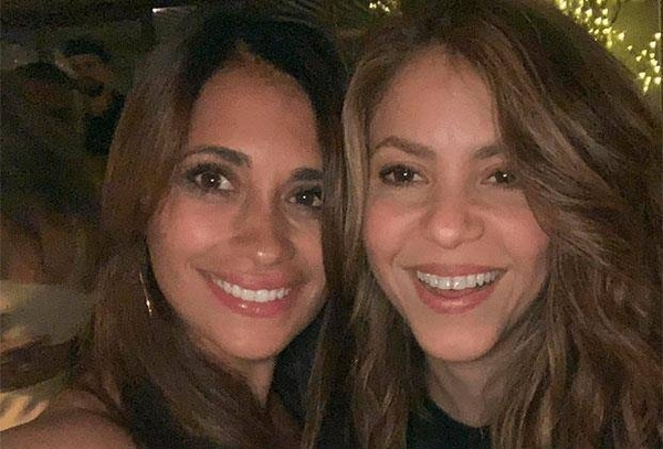 HOY / Con una selfie, Shakira y Antonella Rocuzzo pusieron fin a sus "diferencias"