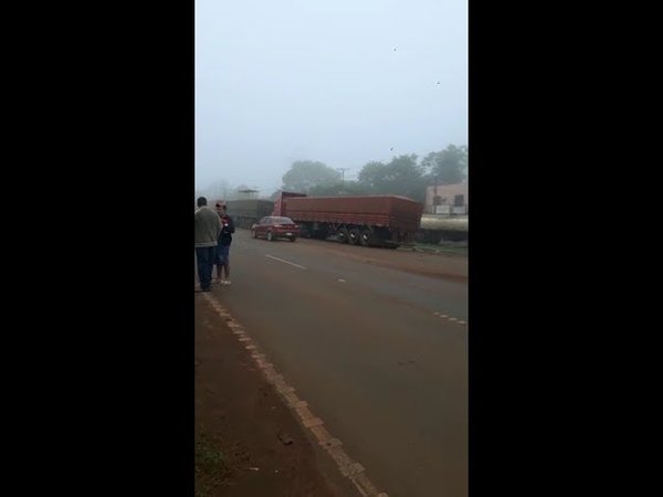 Camioneros rechazan suba de diésel y comienzan a cerrar rutas