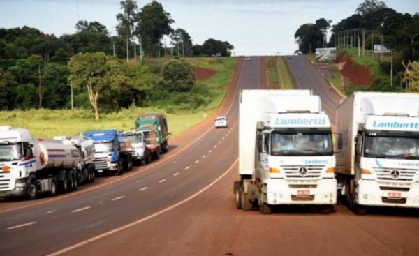 Camioneros cierran Ruta VII en CDE y Minga Guazú