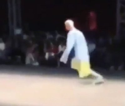 Modelo muere en plena pasarela