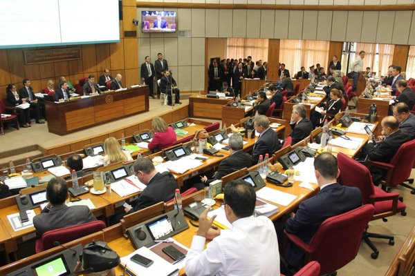 Senado prevé sesión extra para tratar juicio político a Garay Zucolillo - ADN Paraguayo