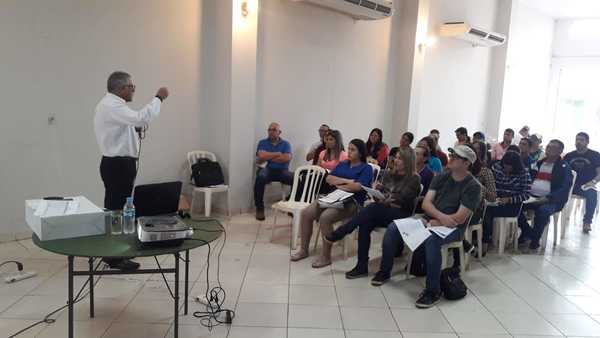 Capacitan a agentes electorales de cara a comicios en CDE - ADN Paraguayo