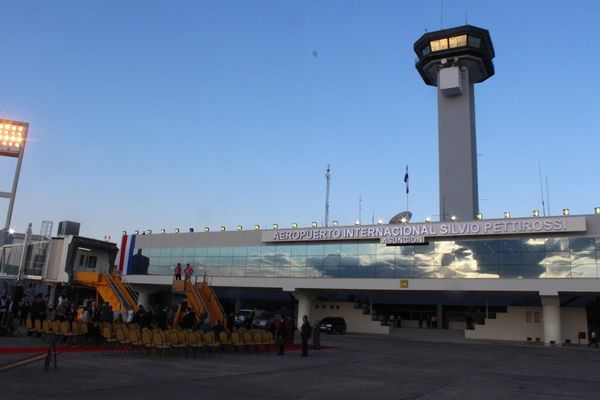 Piden suspender viajes aéreos en primera clase para autoridades | Paraguay en Noticias 