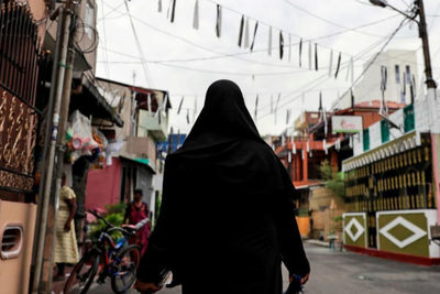 Sri Lanka prohíbe los velos que cubran el rostro tras los atentados » Ñanduti