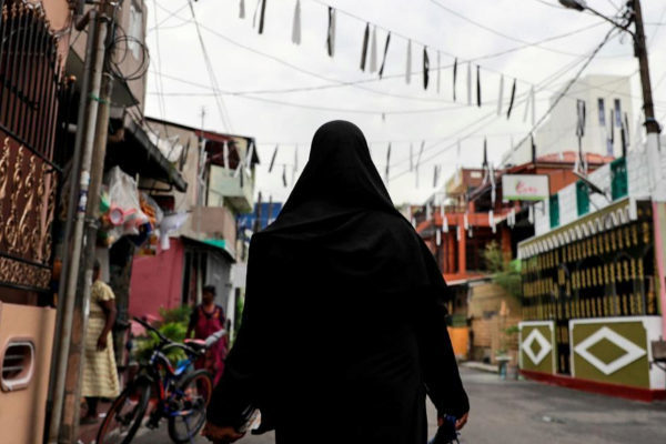 Sri Lanka prohíbe los velos que cubran el rostro tras los atentados » Ñanduti