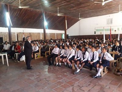 Viceministro destacó labor de educadores en Alto Paraguay