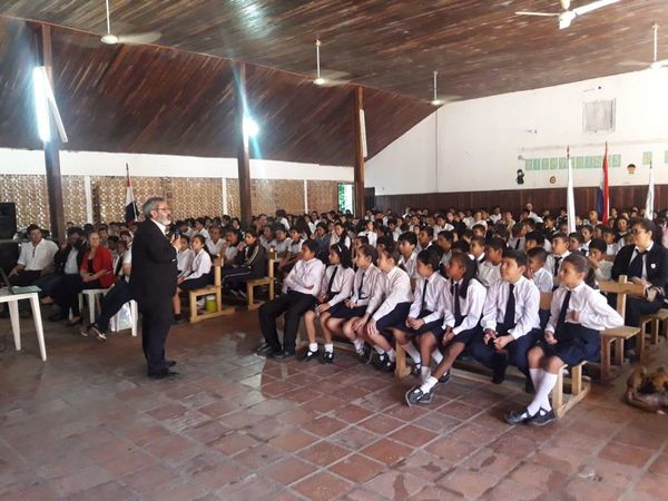 Viceministro destacó labor de educadores en Alto Paraguay  | Paraguay en Noticias 