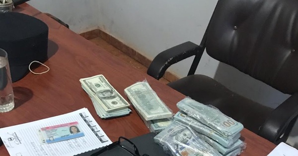 Denuncian a jefe policial por millonario robo e intento de abuso sexual