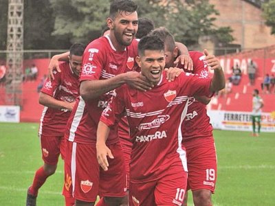 Arrancó el camino a Primera