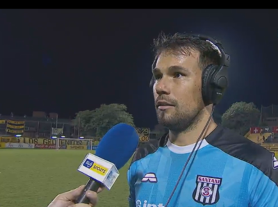 Mario Ovando atajó todas y lo eligieron como la figura del partido