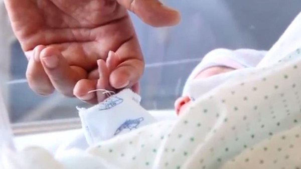 Suegra metiche cambia el nombre del bebecito