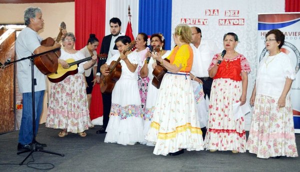 Con danzas celebraron Día del Adulto Mayor - Edicion Impresa - ABC Color