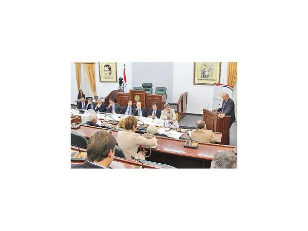 Morosidad y soborno en Justicia critican candidatos a la CSJ
