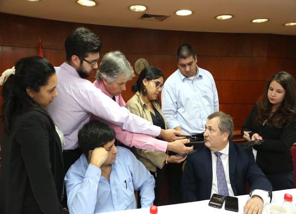 El presidente de la Corte pidió el descuento de su salario
