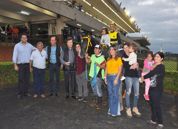Brillan Oro Negro y Macumba