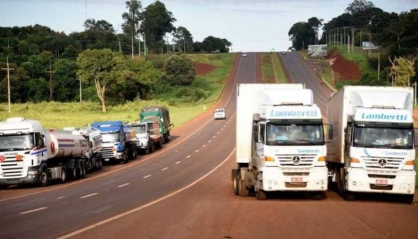 HOY / Suba del diésel: camioneros impiden circular a otros transportistas