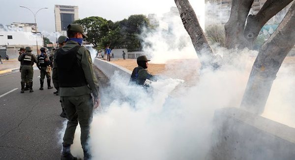 Reportan enfrentamientos en Caracas tras la intentona golpista | .::Agencia IP::.