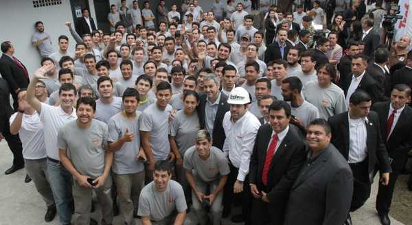 Abdo Benítez inauguró fábrica de transformadores en Limpio | .::Agencia IP::.