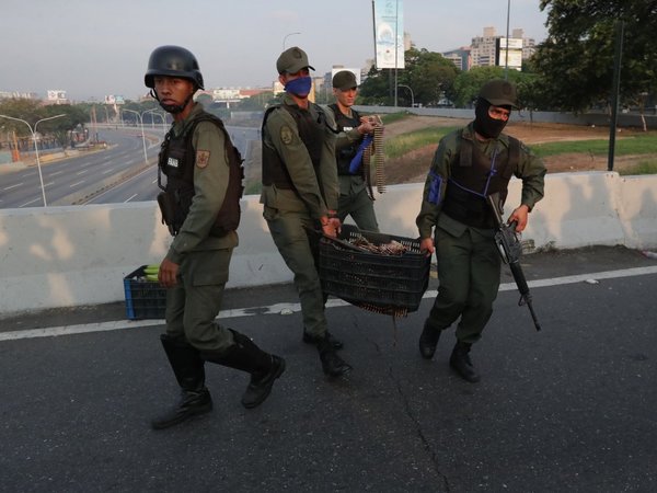 EEUU insta a militares venezolanos apoyar a Guaidó