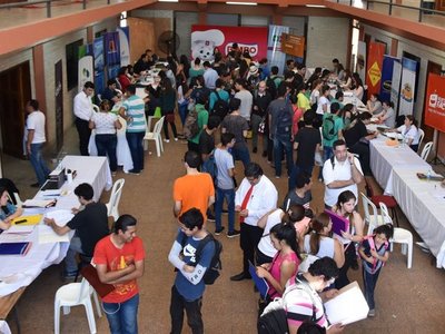 Informalidad y pobreza laboral son los principales retos de Paraguay, según OIT